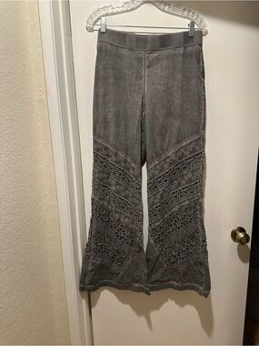 XCVI Gray Cozy Wide Leg Crochet Leg Size Medium
